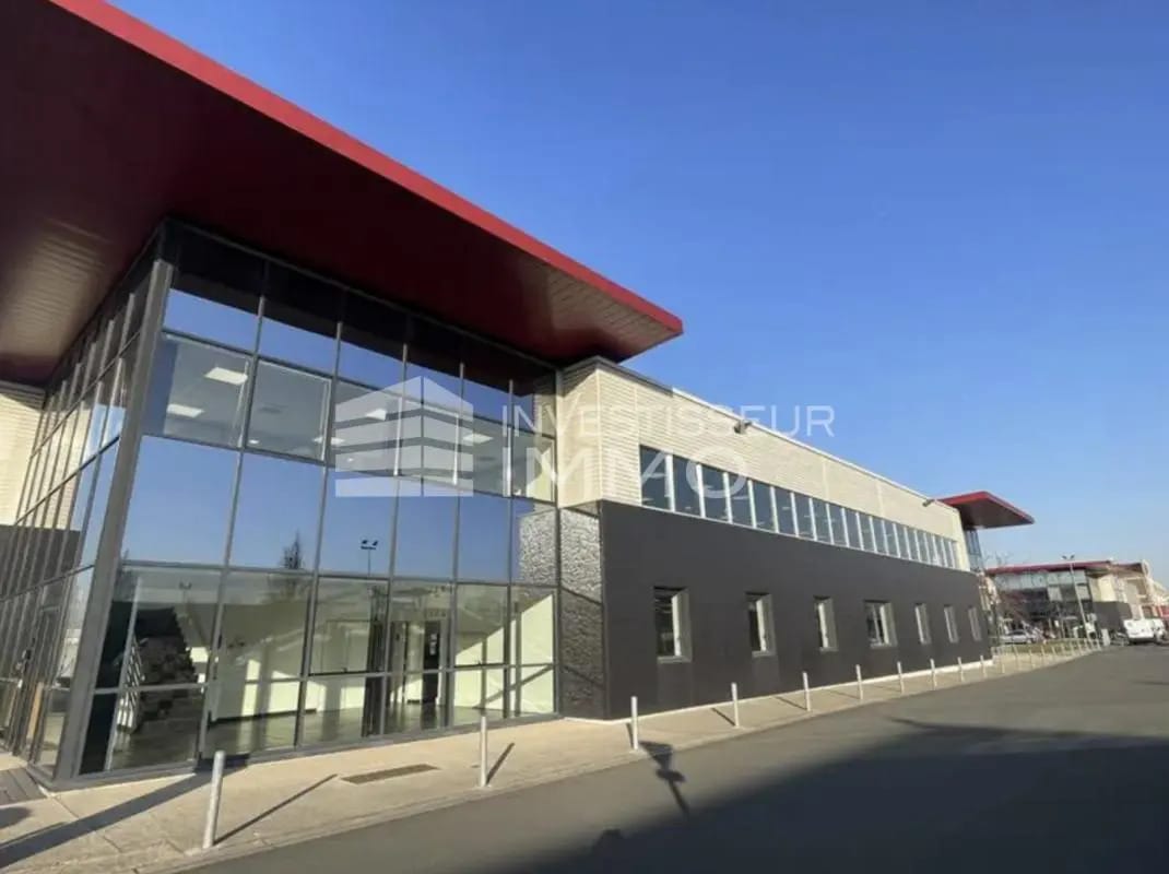 Office in La Courneuve for lease Building Photo- Image 1 of 6