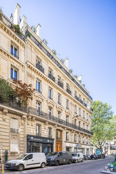 Office in Paris for lease - Building Photo - Image 2 of 2