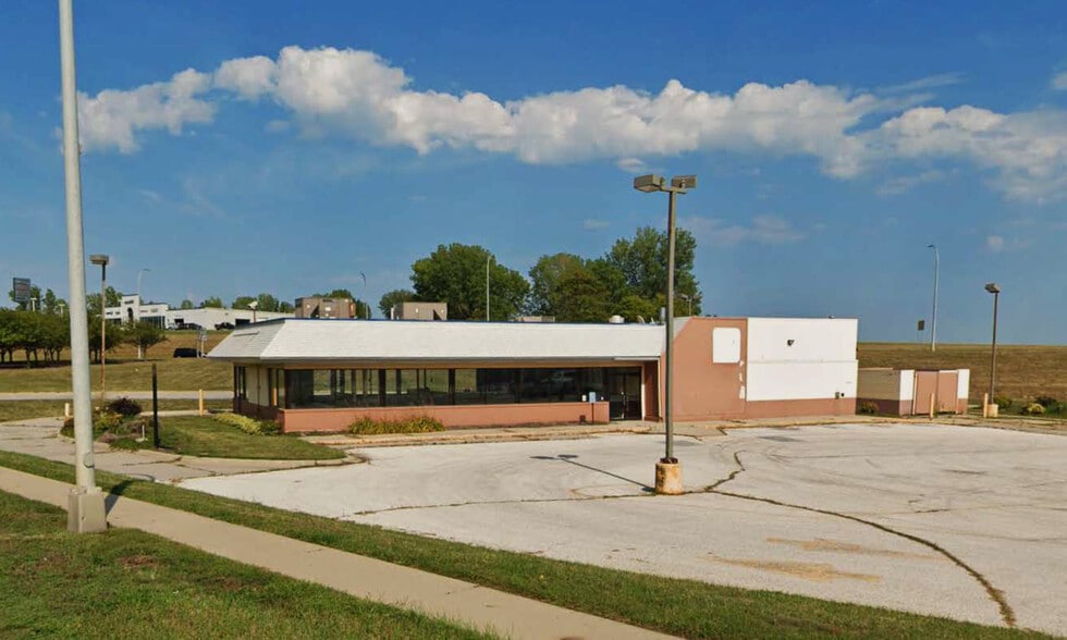 915 W US Highway 30, Carroll, IA for lease - Building Photo - Image 2 of 7