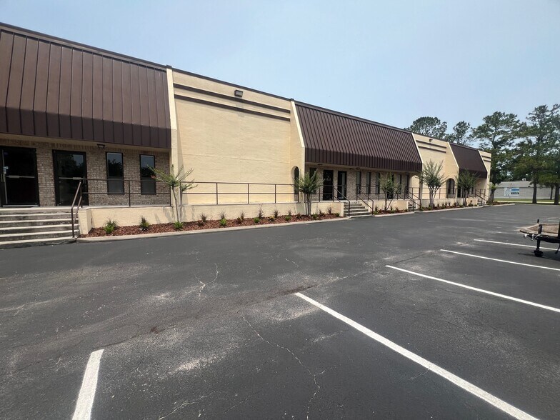 11222 St Johns Ind Pky, Jacksonville, FL for lease - Building Photo - Image 3 of 5