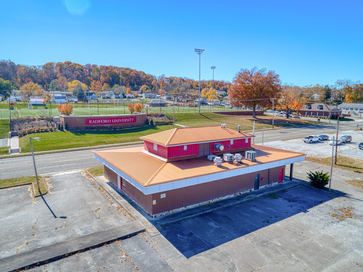 306 E Main St, Radford, VA 24141