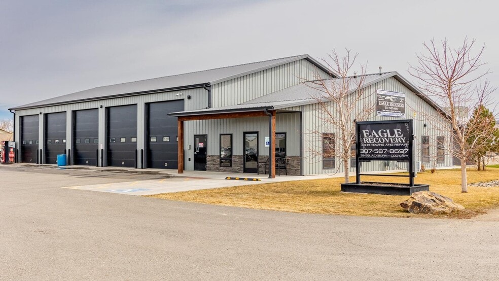 528 Blackburn St, Cody, WY for sale - Primary Photo - Image 1 of 52