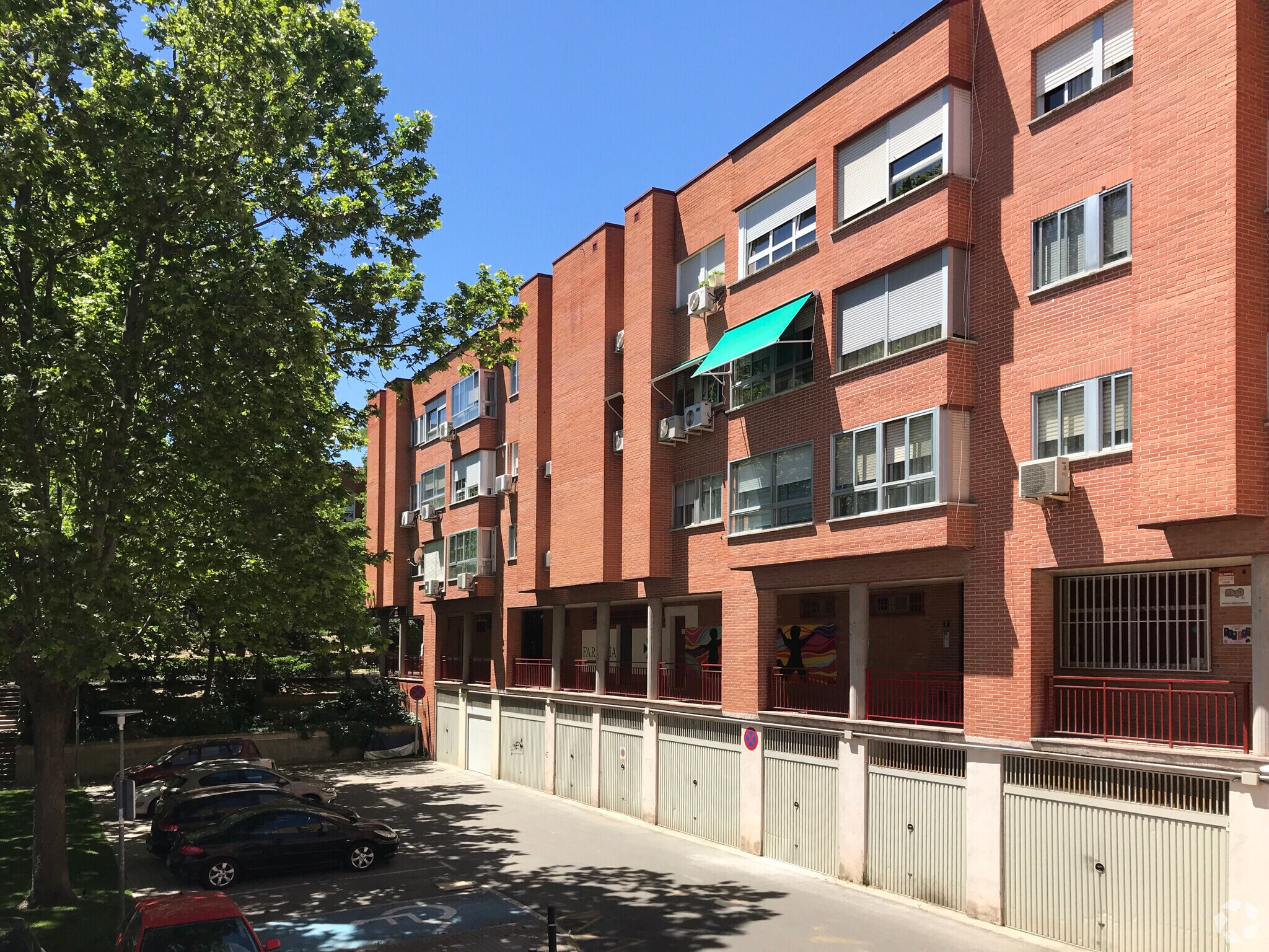 Plaza Clarín, 8, Rivas-Vaciamadrid, Madrid for lease Building Photo- Image 1 of 6
