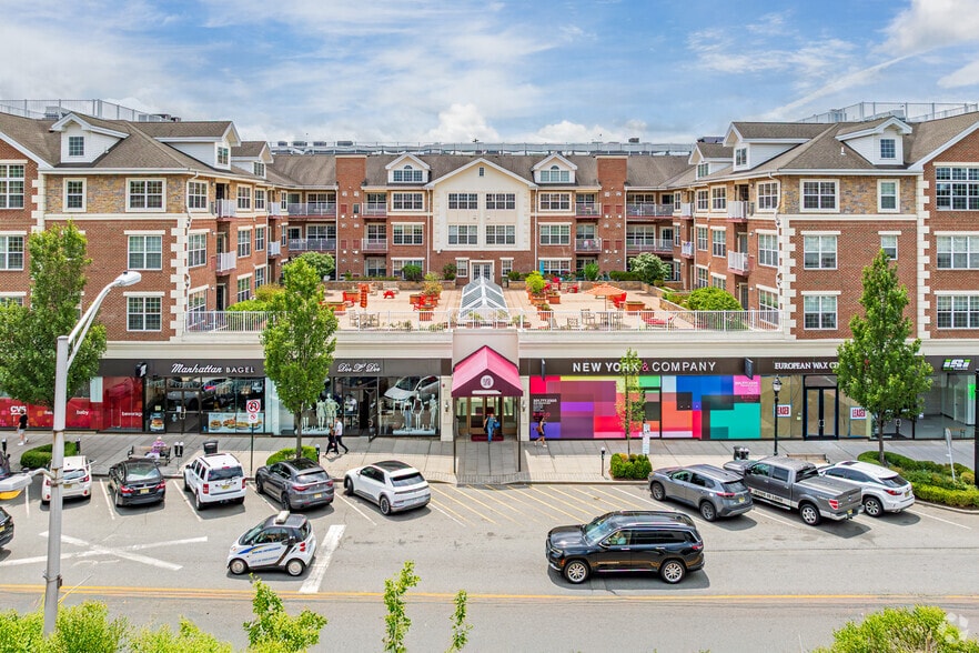 30 W Palisade Ave, Englewood, NJ for lease - Building Photo - Image 2 of 4