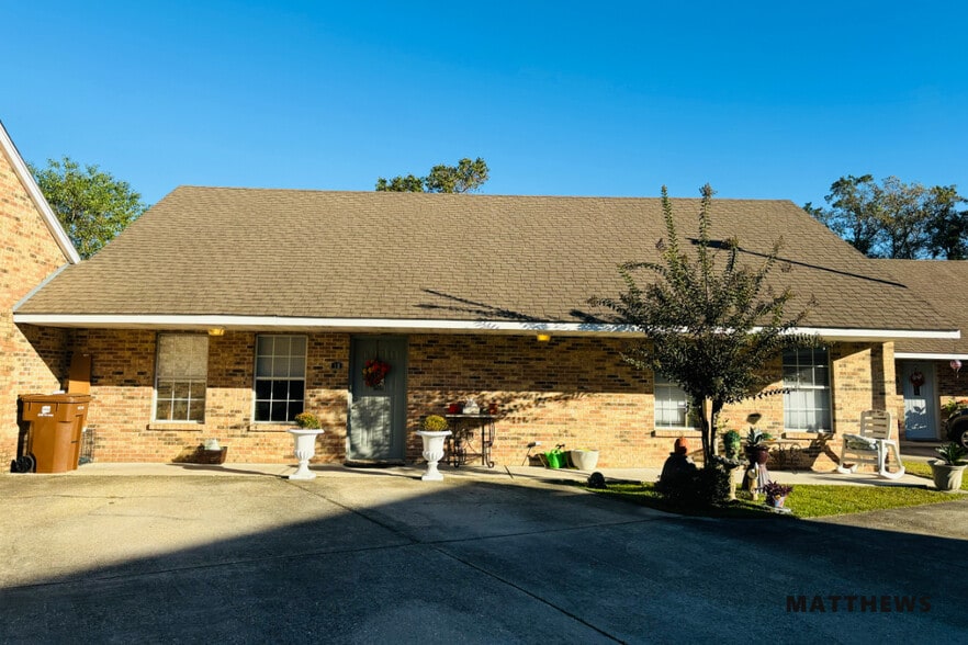 20031 Lovers Ln, Long Beach, MS for sale - Primary Photo - Image 1 of 3
