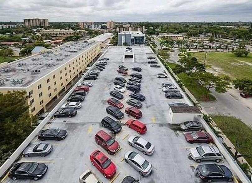 12550 Biscayne Blvd, North Miami, FL for sale - Building Photo - Image 3 of 3