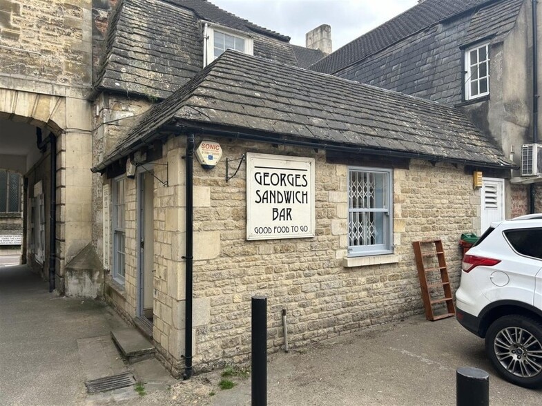 The Gatehouse, 15 St Mary's Street, Stamford for lease - Building Photo - Image 1 of 5