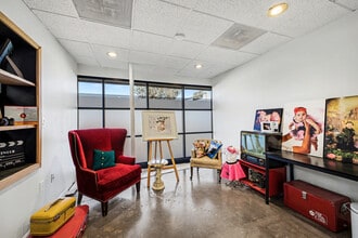 1809 E Indian School Rd, Phoenix, AZ for lease Interior Photo- Image 2 of 12