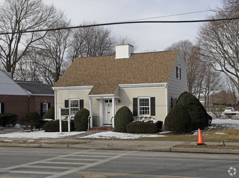 28785 Main Rd, Cutchogue, NY for sale - Building Photo - Image 1 of 2