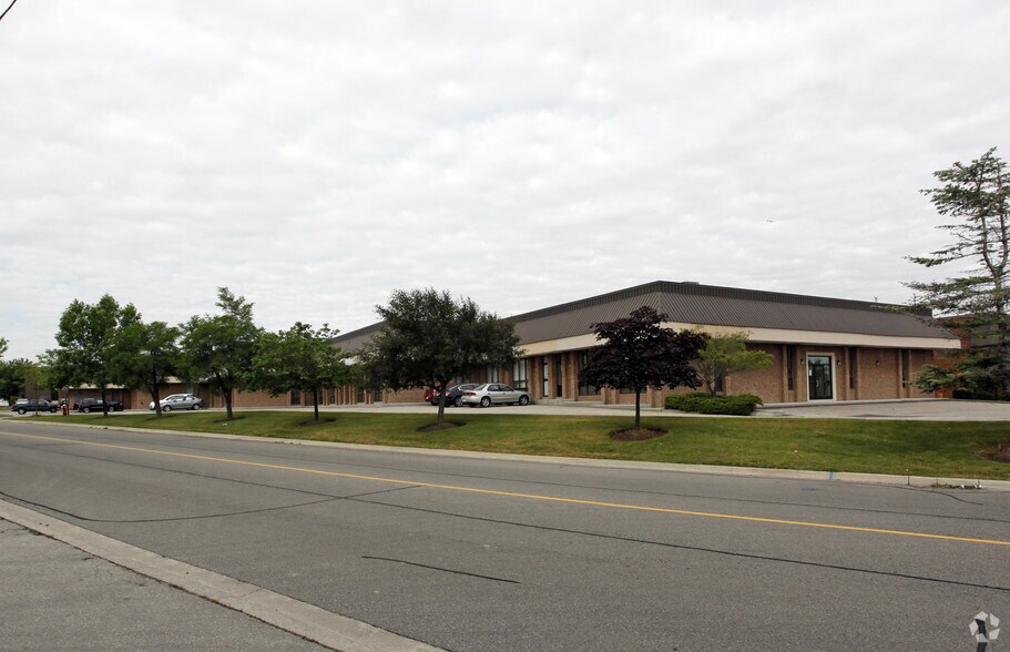 5035 Timberlea Blvd, Mississauga, ON for lease - Building Photo - Image 2 of 2