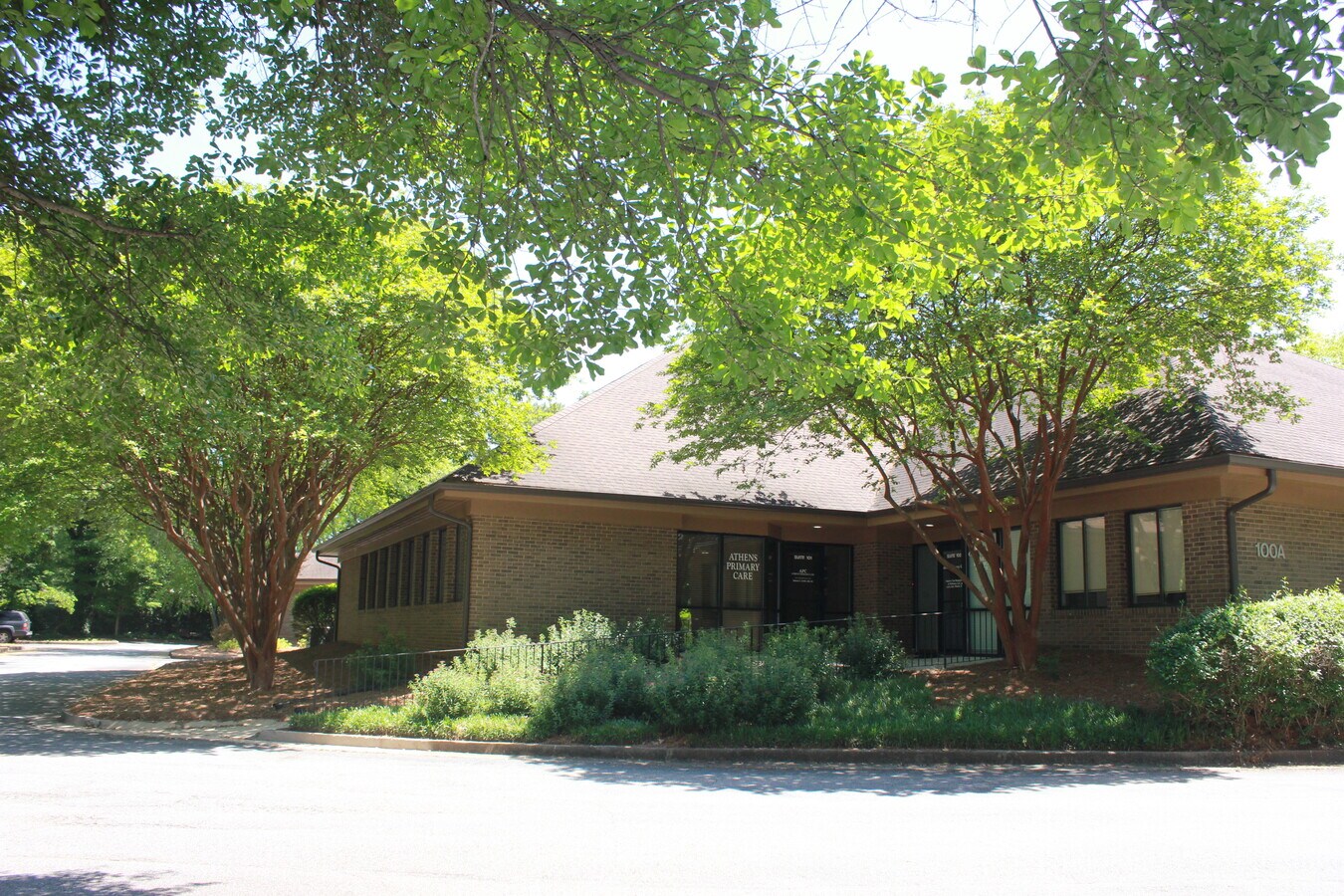 700 Sunset Dr, Athens, GA 30606 100