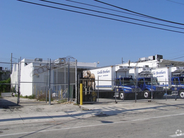 1370-1380 NW 22nd St, Miami, FL for lease - Building Photo - Image 3 of 31