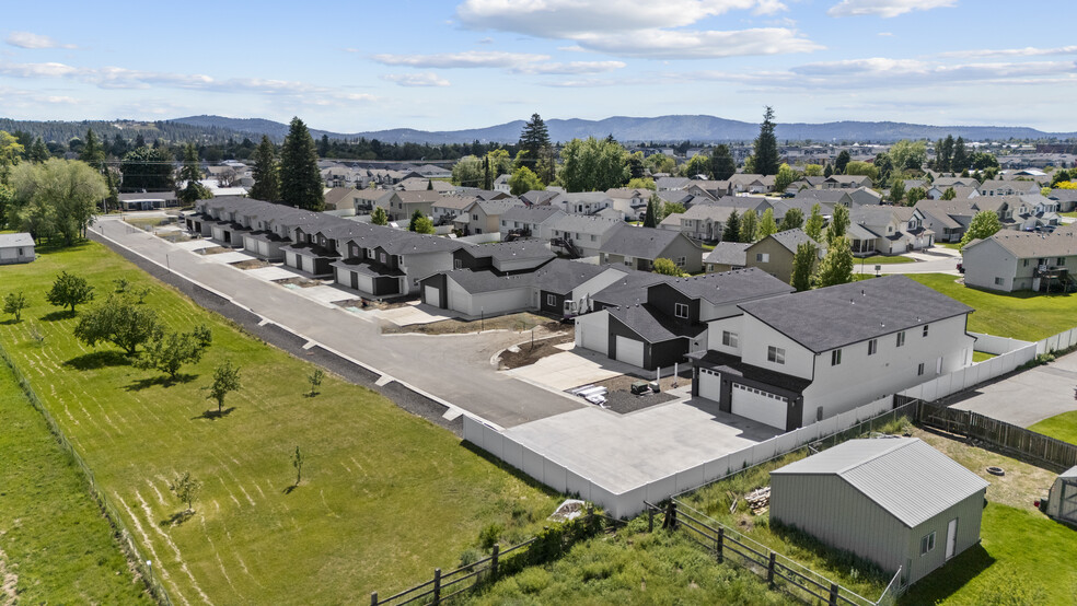 1715 N Manifold Ln, Spokane Valley, WA for sale - Primary Photo - Image 1 of 53