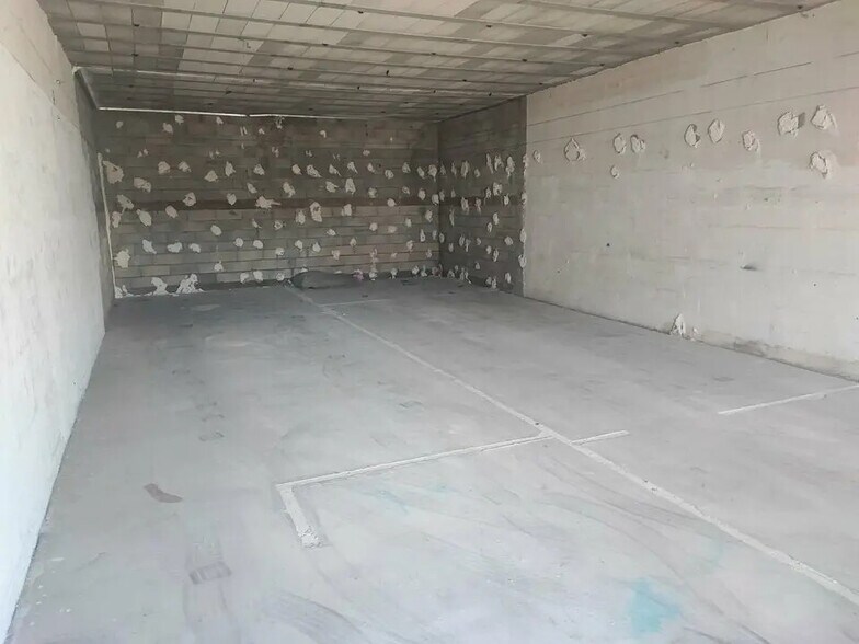 Flex in Istres for sale - Building Photo - Image 3 of 4