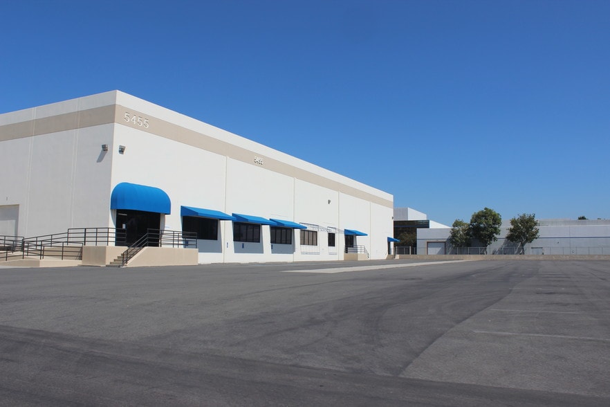 5455 E La Palma Ave, Anaheim, CA for lease - Building Photo - Image 3 of 21