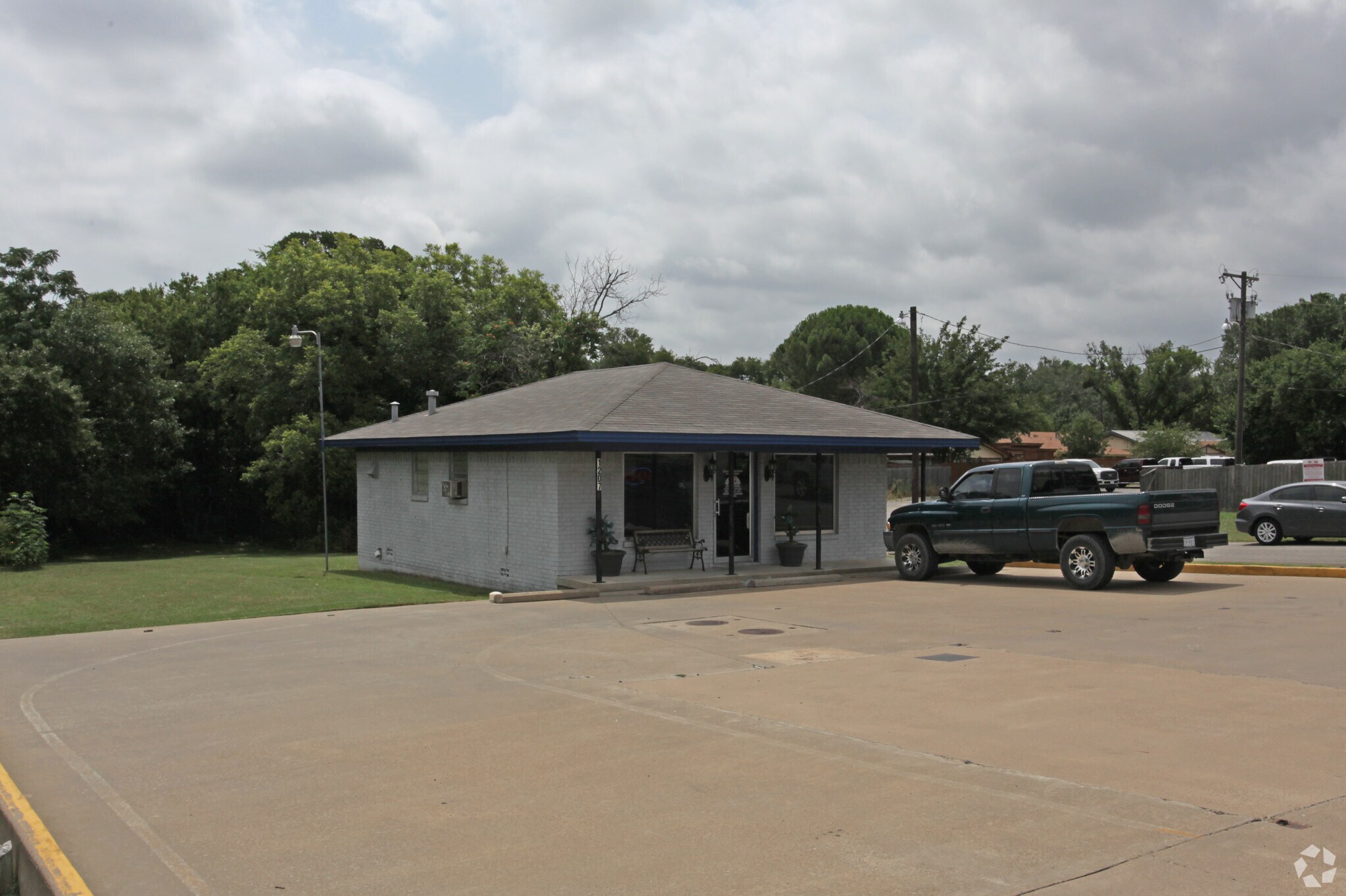 1207 S Main St, Weatherford, TX 76086