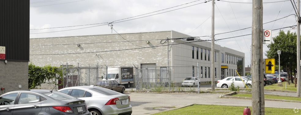10905-10975 Boul Louis-H.-La Fontaine, Montréal, QC for lease - Building Photo - Image 3 of 9