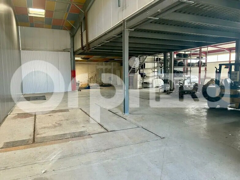 Flex in Brétigny-sur-Orge for lease - Interior Photo - Image 2 of 10