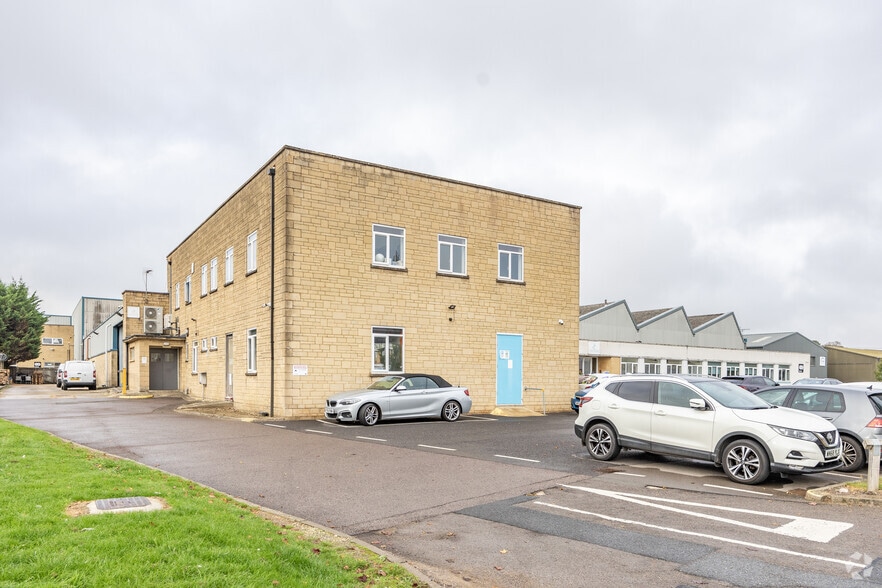 Wilkinson Rd, Cirencester for sale - Primary Photo - Image 1 of 1