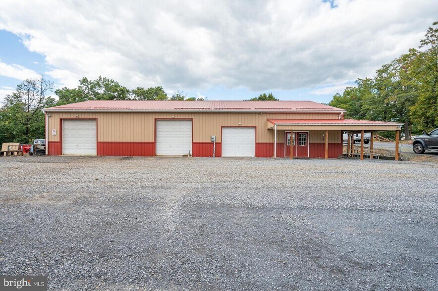 3246 Middleway Pike, Bunker Hill, WV for sale - Primary Photo - Image 1 of 1