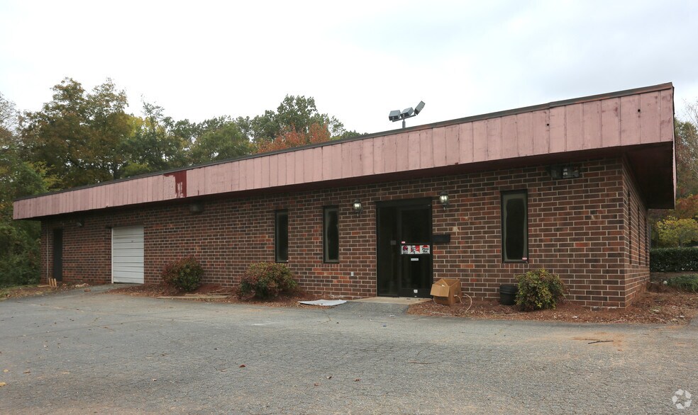 2342 Randleman Rd, Greensboro, NC 27406