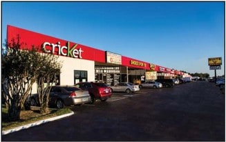 7000 North Freeway Retail Center - Storefront Property
