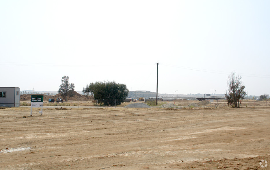 Land - Old 215 Frontage Rd, March Air Reserve Base, CA for sale - Primary Photo - Image 1 of 1