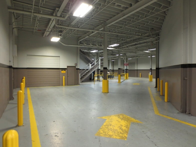 1315 Read St, Evansville, IN for sale - Interior Photo - Image 2 of 4