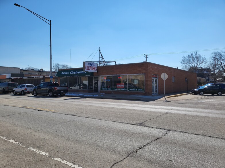 1753-1759 E Oakton St, Des Plaines, IL for sale - Building Photo - Image 1 of 1