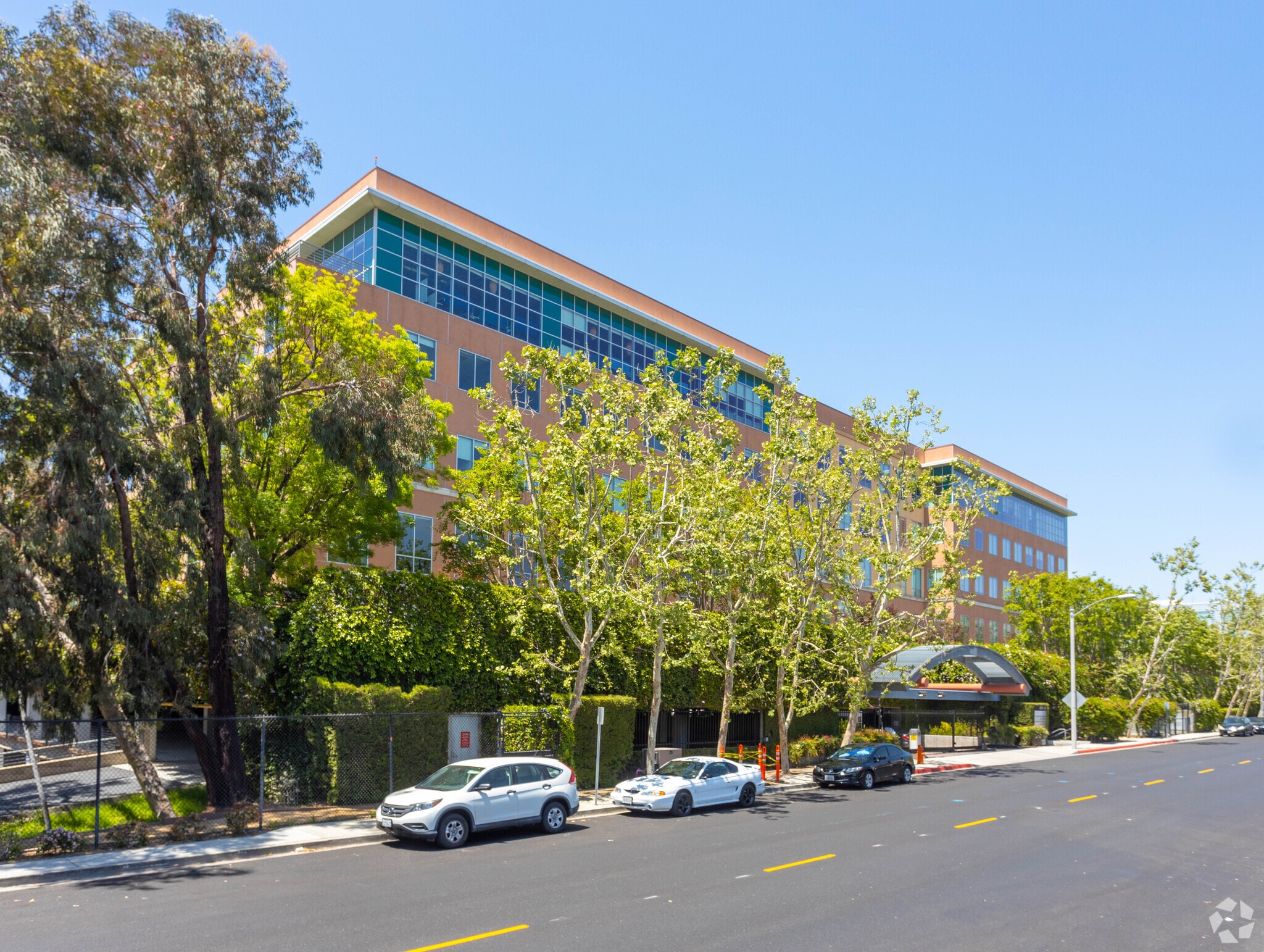 Unveiling 2025 N Lincoln St, Burbank Ca: What'S The Buzz? - 73f5irl