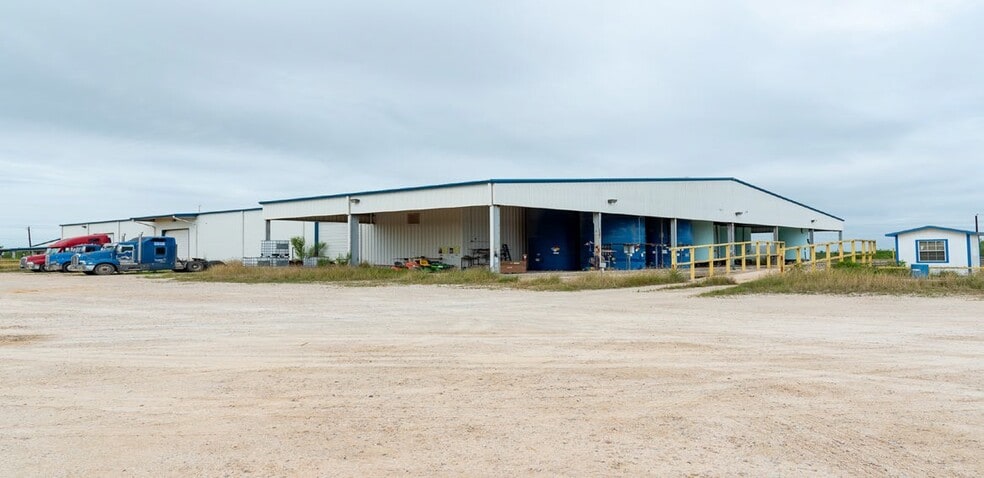 2995 County Road 430, Pleasanton, TX for sale - Building Photo - Image 3 of 12