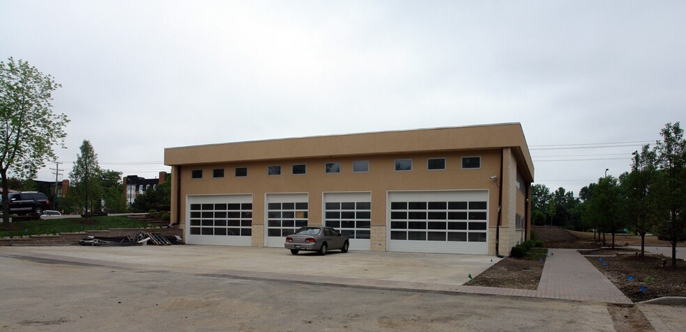 88 E Dundee Rd, Buffalo Grove, IL for lease - Building Photo - Image 2 of 5