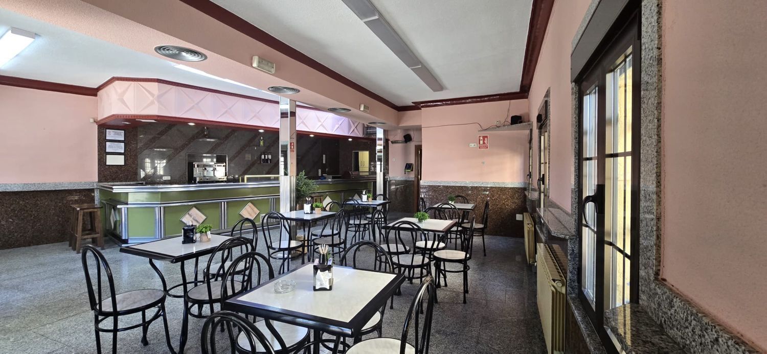 Retail in Moralzarzal, Madrid for lease Interior Photo- Image 1 of 18