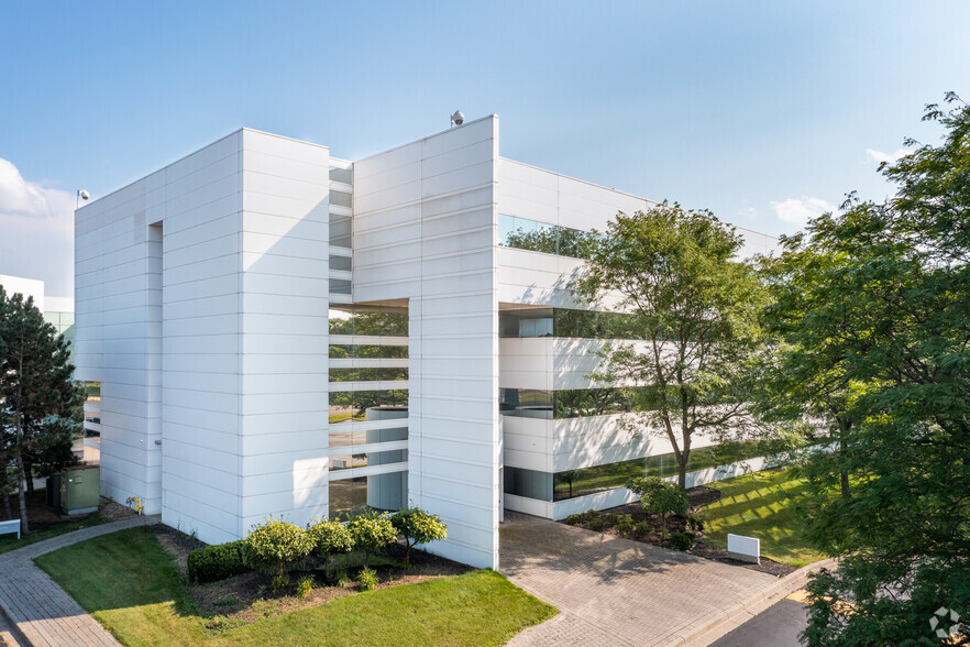 5300 Auto Club Dr, Dearborn, MI for sale - Building Photo - Image 1 of 5