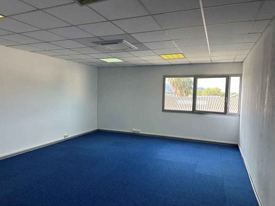 Office in Aubagne for lease Building Photo- Image 1 of 5