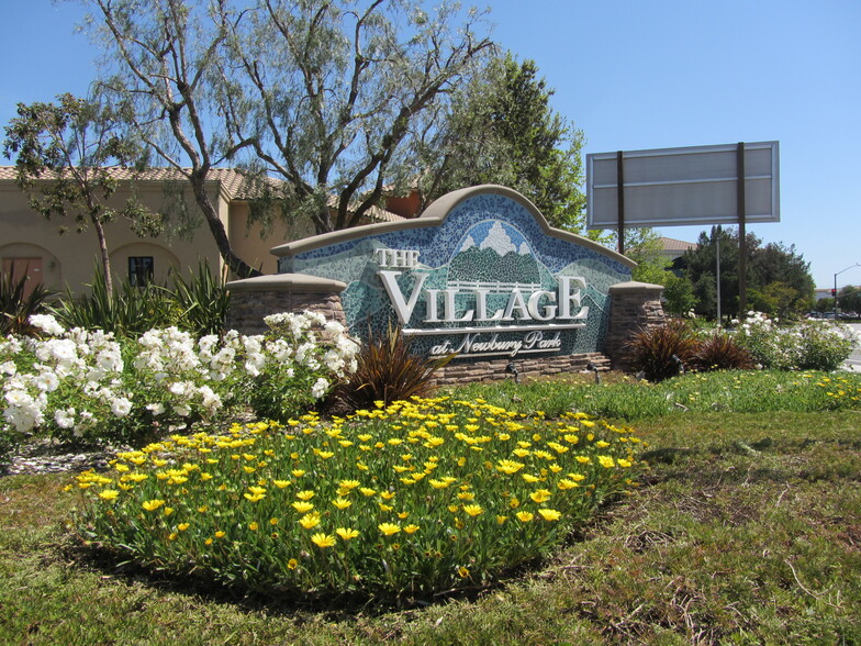 1025-2745 Camino Dos Rios, Thousand Oaks, CA for lease - Building Photo - Image 1 of 5