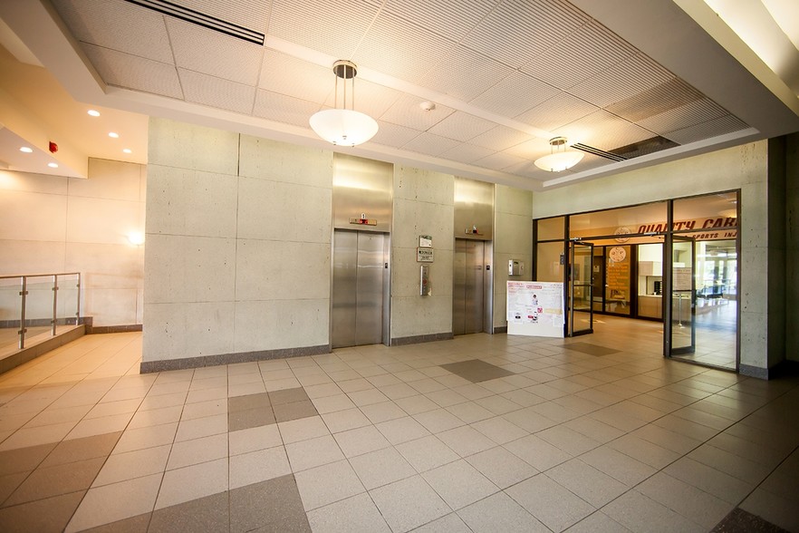 1355 Bank St, Ottawa, ON for lease - Lobby - Image 2 of 6