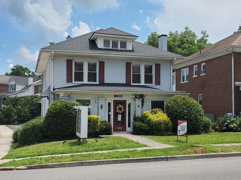 1602 Grandin Rd SW, Roanoke, VA for sale - Building Photo - Image 2 of 42