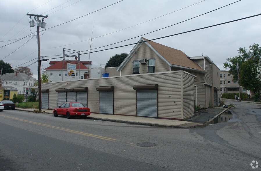 56 Berkeley St, Lawrence, MA 01841