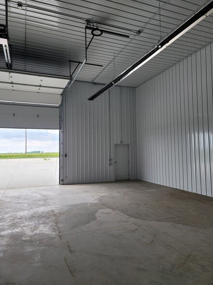 401 Snyder Drive- Building. A, Huxley, IA for lease - Interior Photo - Image 2 of 13