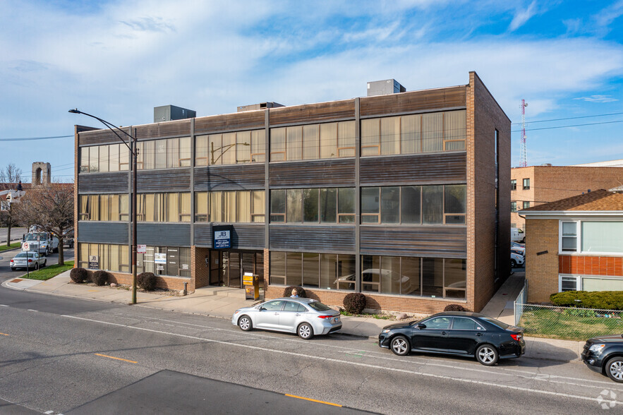 5097 N Elston Ave, Chicago, IL for lease - Building Photo - Image 3 of 17