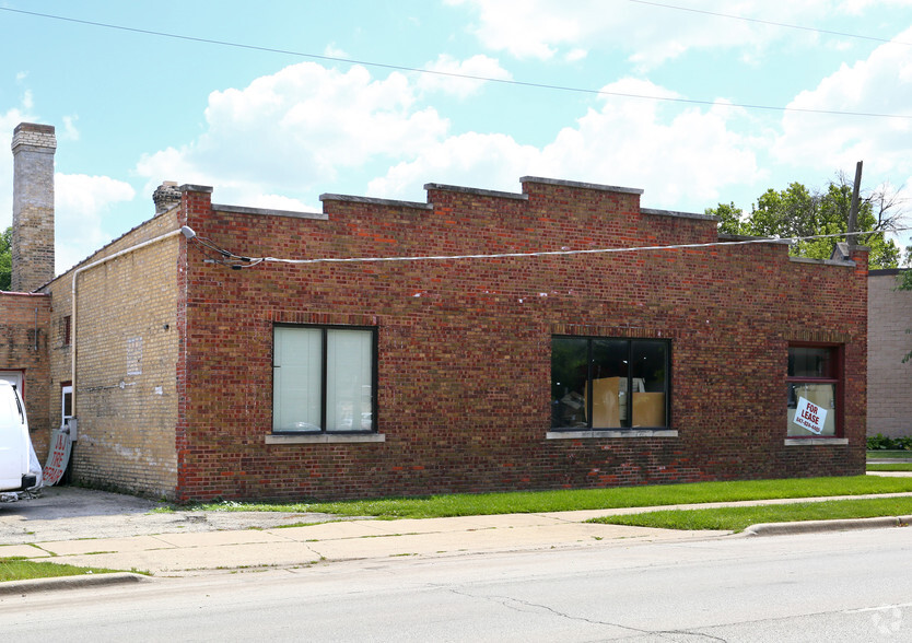997 Lee St, Des Plaines, IL for sale - Building Photo - Image 2 of 3