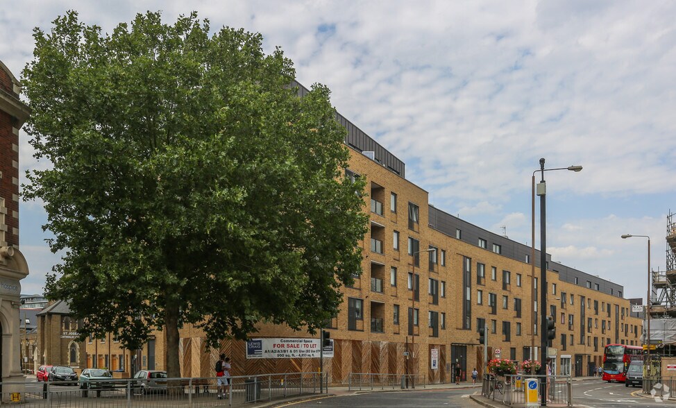 15 Blackwall Ln, London, SE10 0NG