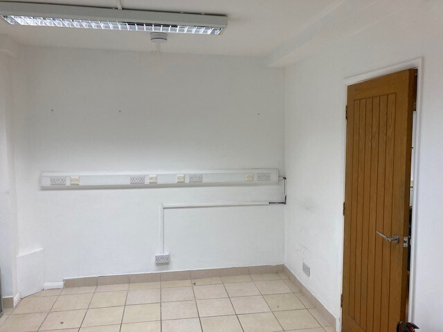 38 Dartford Rd, Sevenoaks for lease - Interior Photo - Image 2 of 2