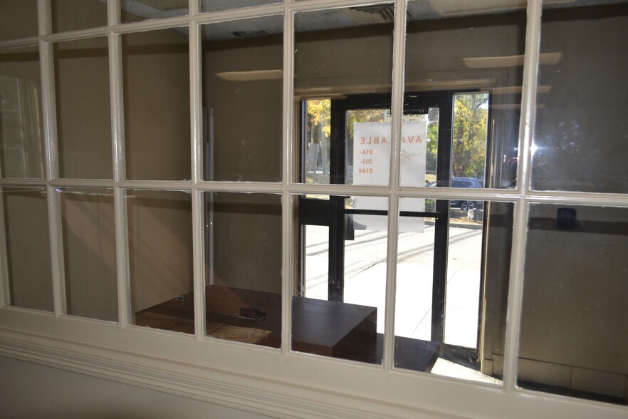 1366 E Main St, Shrub Oak, NY for lease - Lobby - Image 3 of 13