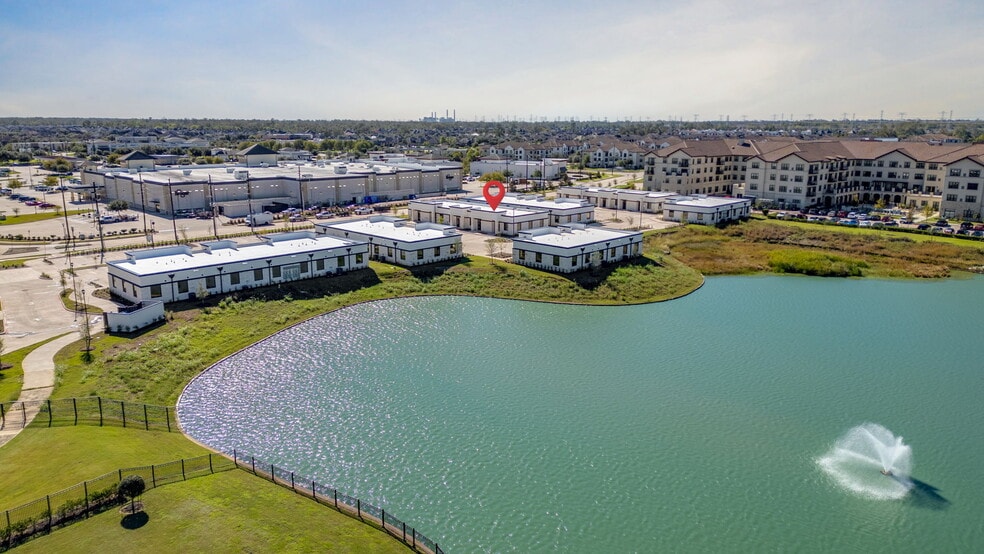 5501 Cabrera dr, Sugar Land, TX for lease - Building Photo - Image 2 of 39
