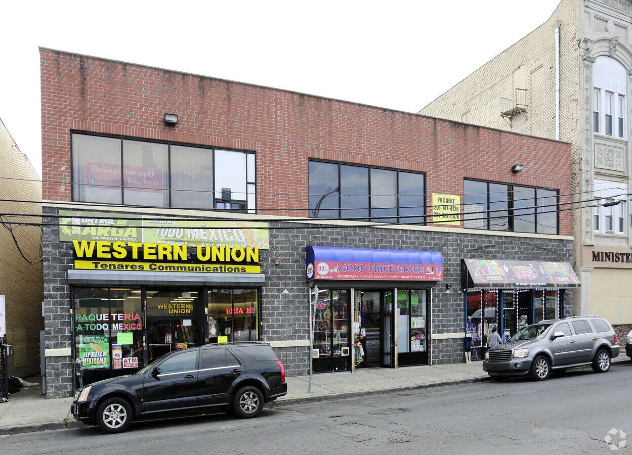 251 Monroe St, Passaic, NJ 07055