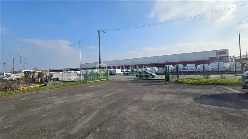 Industrial in Lesquin for sale - Building Photo - Image 2 of 12