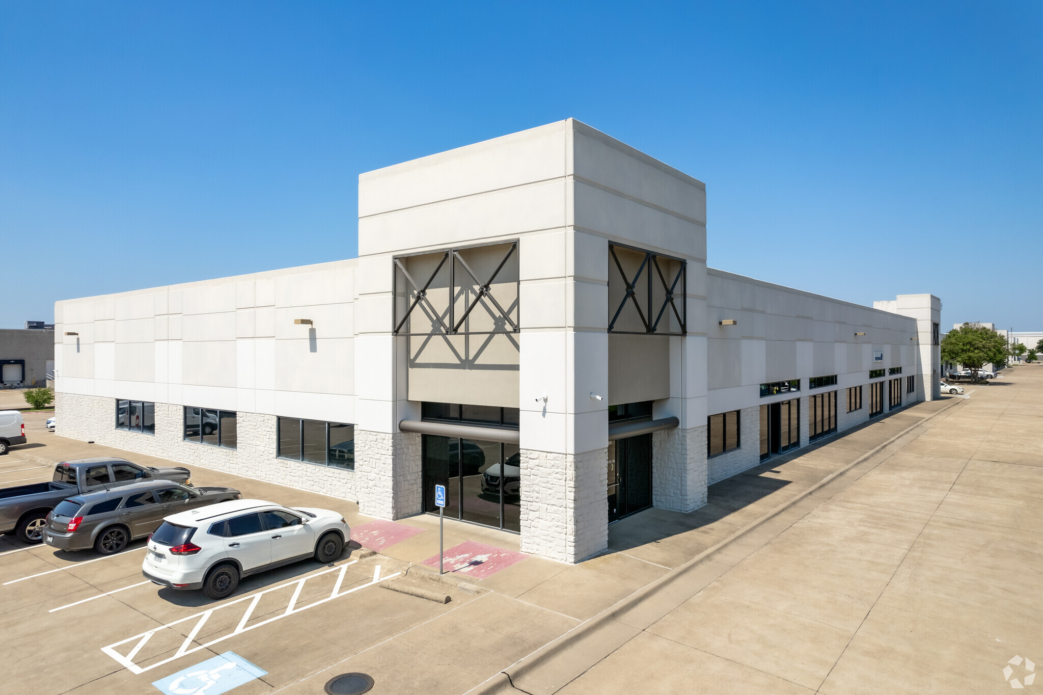 2600 Technology Dr, Plano, TX for lease Building Photo- Image 1 of 15