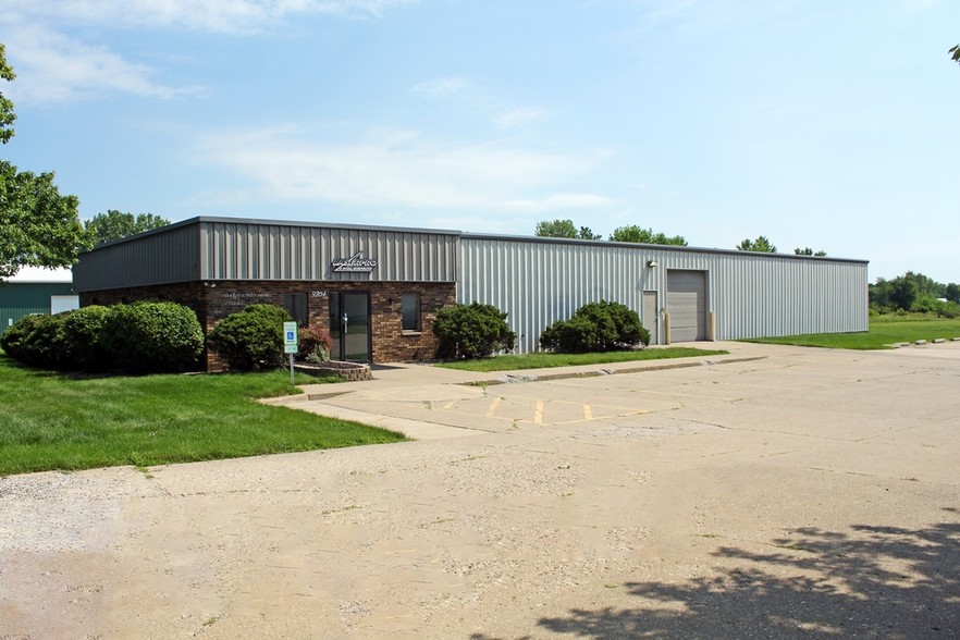 9204 N Industrial Rd, Peoria, IL 61615 | LoopNet